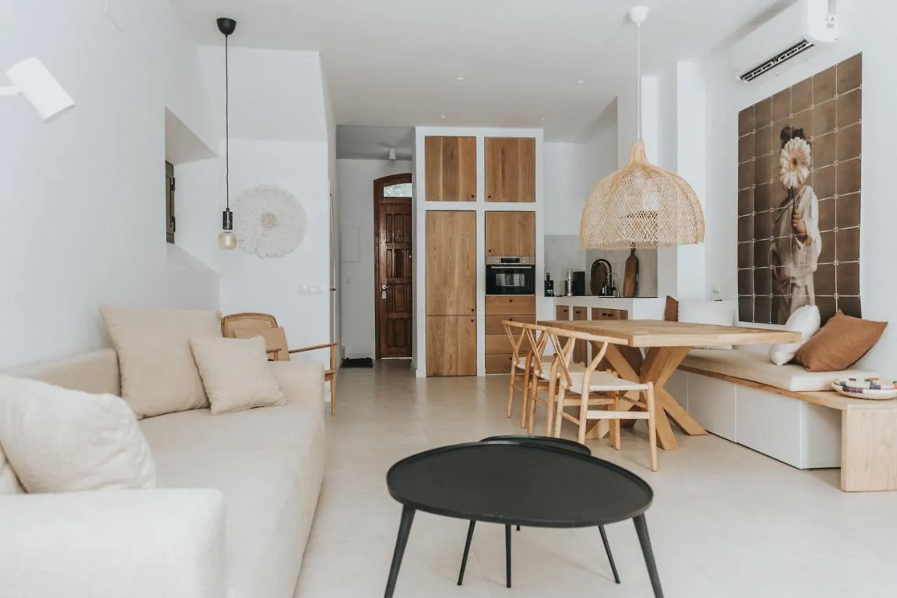 House On Walking Distance Beach Pedregalejo Малага Апартаменты
